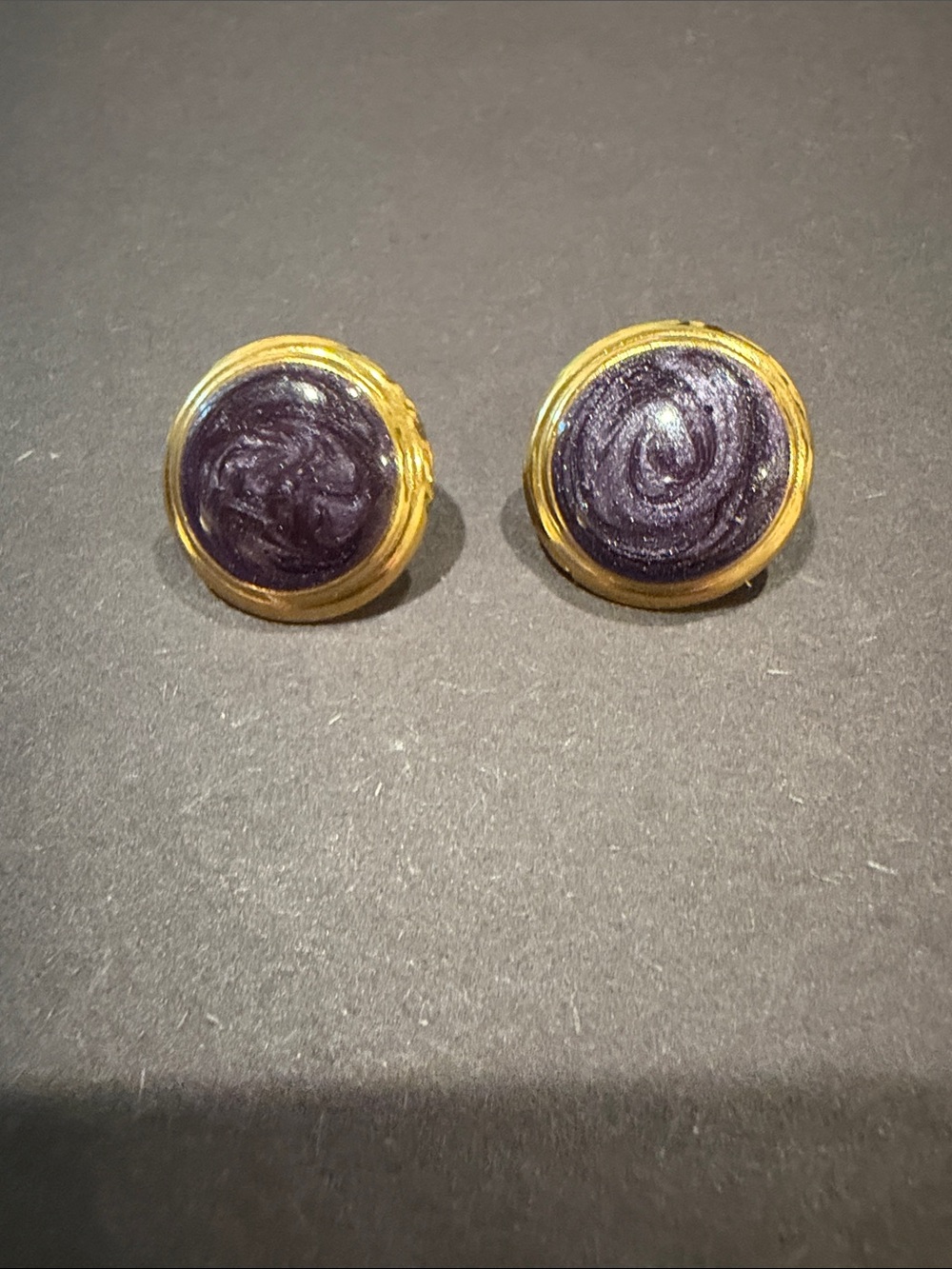 💜VINTAGE PURPLE DOM STUD EARRINGS WITH GOLD TONE FRAME💜